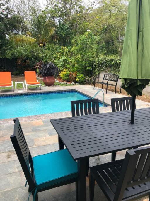 Reefside Villa Crown Point Esterno foto