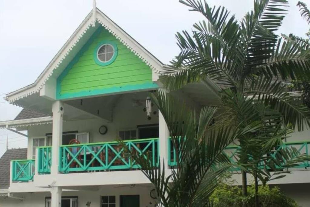 Reefside Villa Crown Point Esterno foto