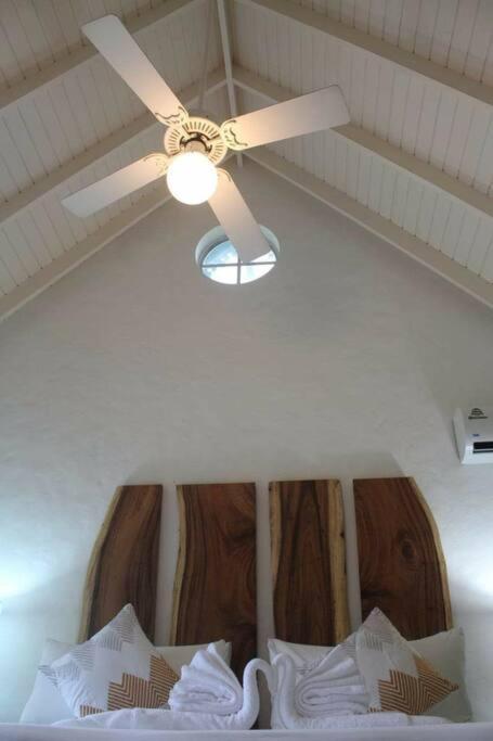 Reefside Villa Crown Point Esterno foto