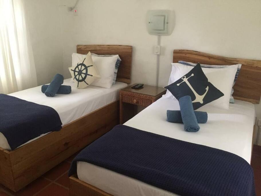Reefside Villa Crown Point Esterno foto
